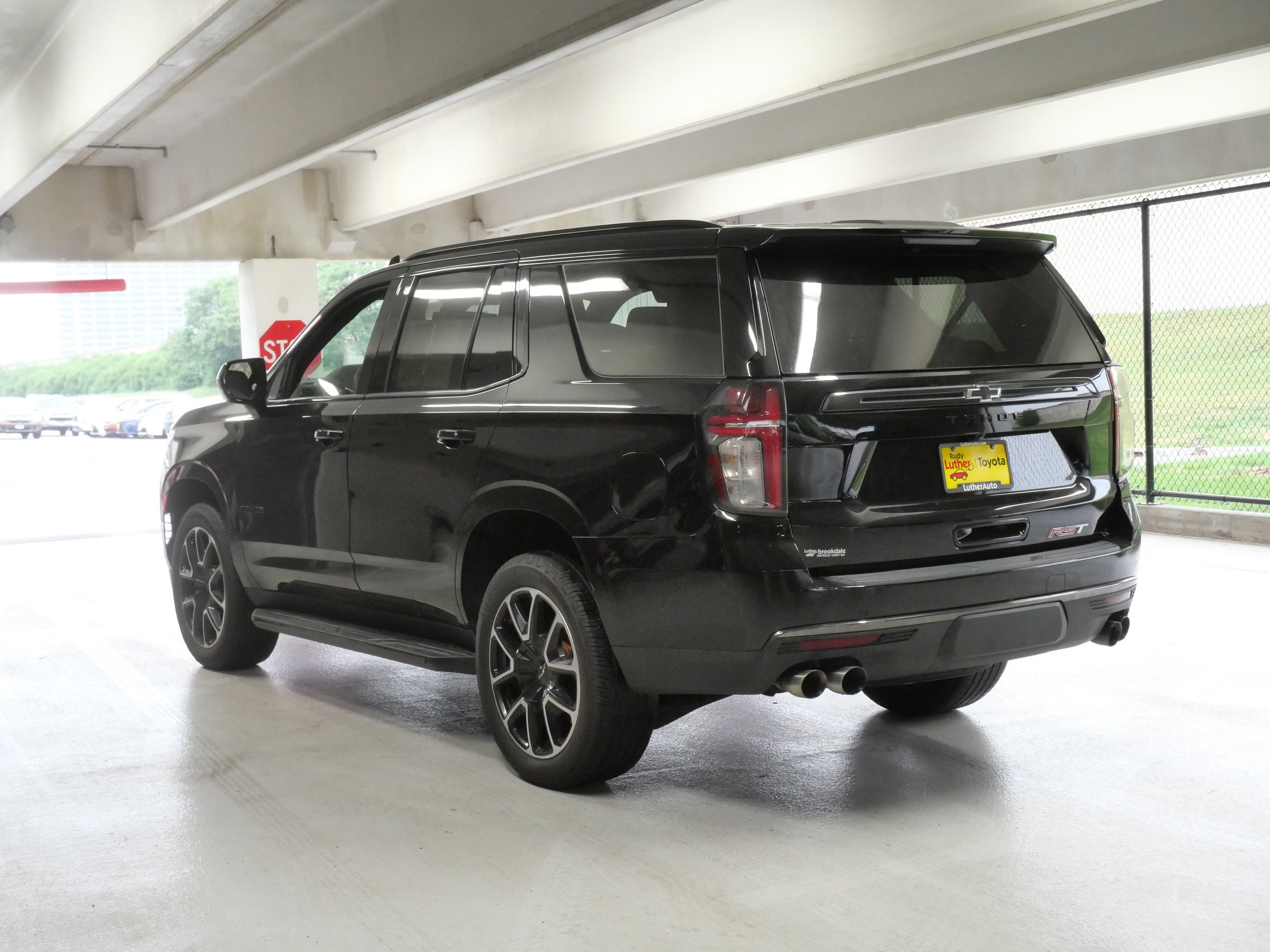 Used 2022 Chevrolet Tahoe RST w/ Sport Performance Package AWD/4WD image 38