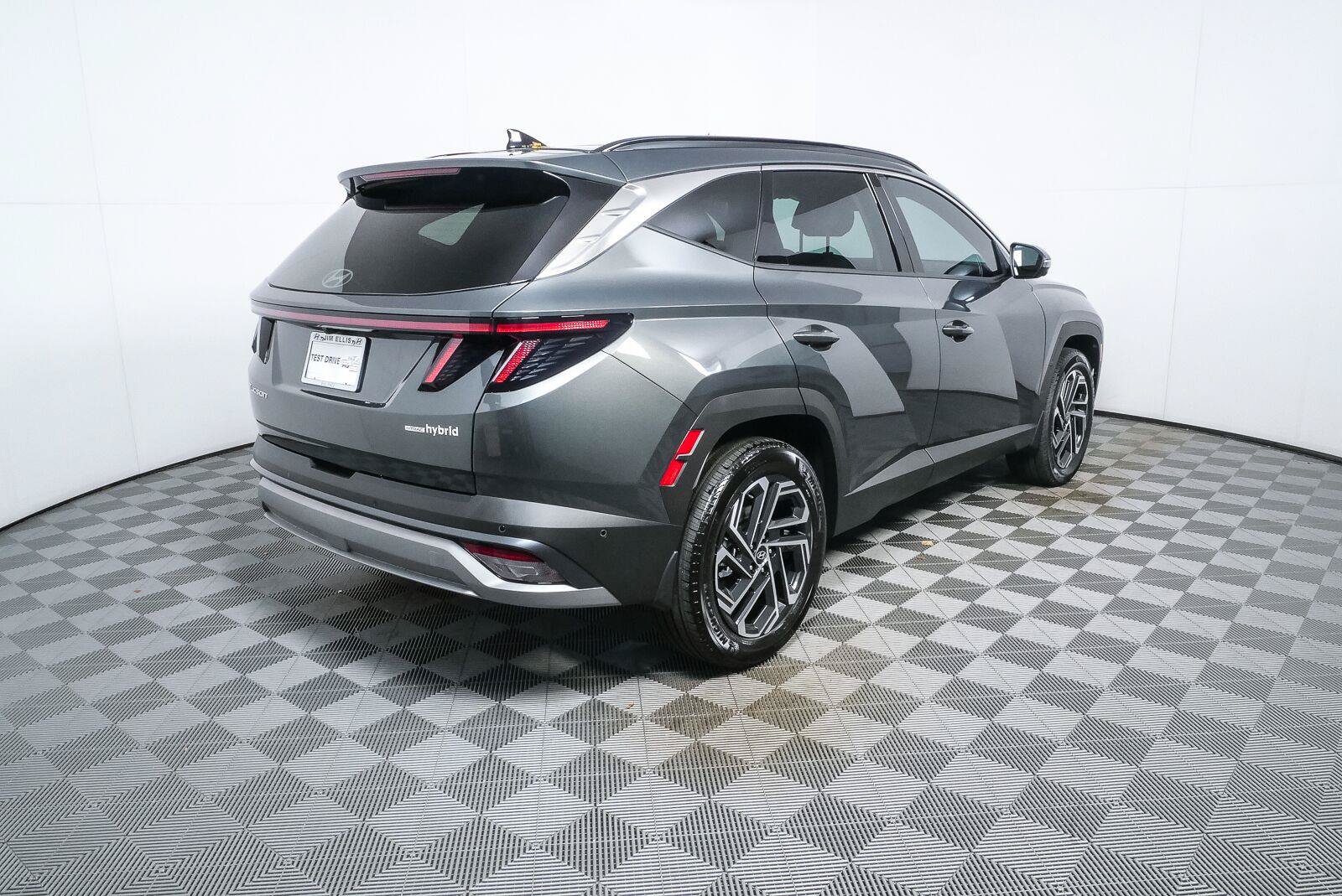 New 2026 Hyundai Tucson Limited AWD/4WD image 3