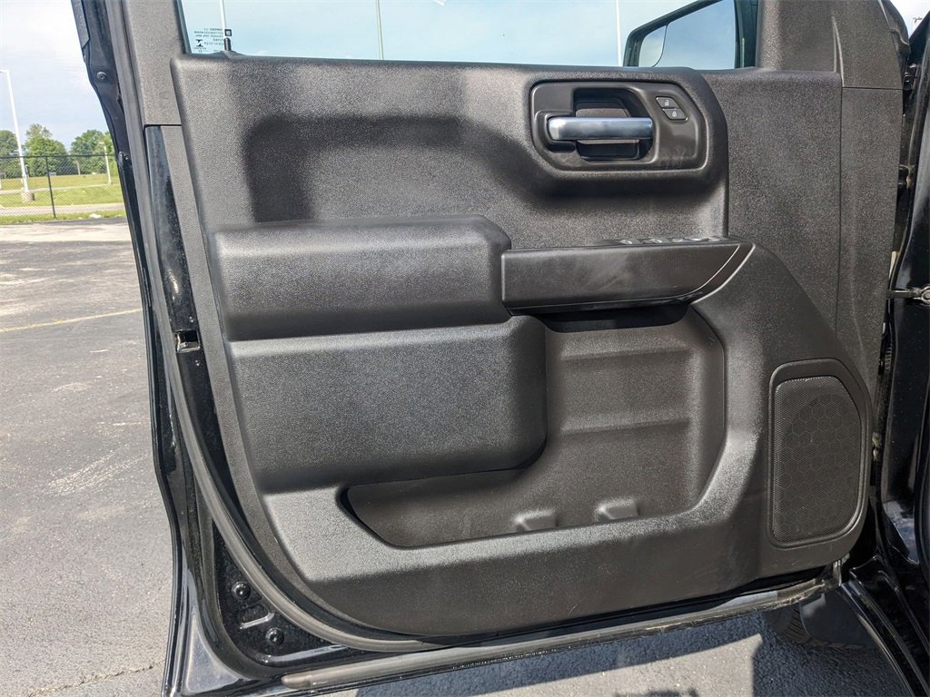 Used 2022 Chevrolet Silverado 1500 Custom image 10