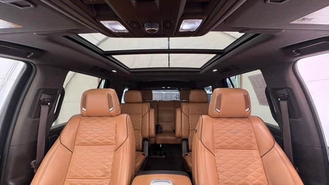 Used 2023 Cadillac Escalade Sport w/ LPO, ONYX Package AWD/4WD image 36
