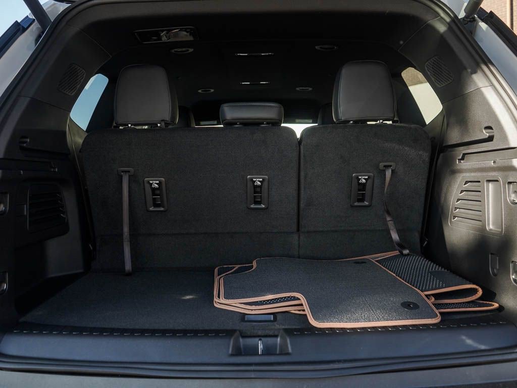 New 2025 GMC Acadia AT4 image 8