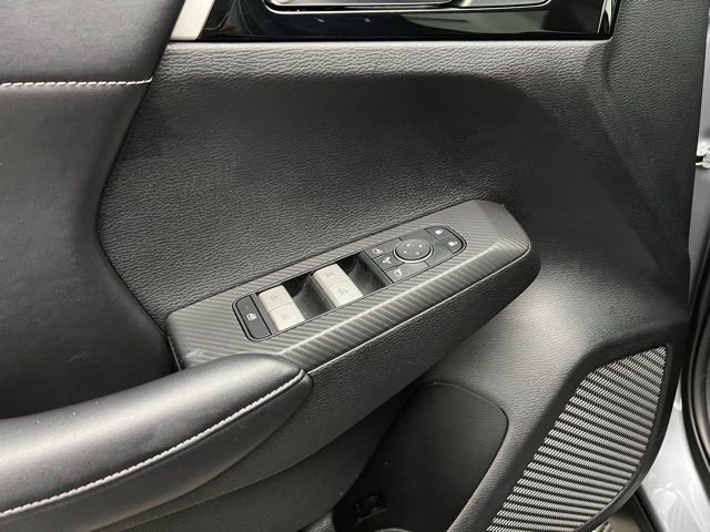 Used 2024 Mitsubishi Outlander SE image 35