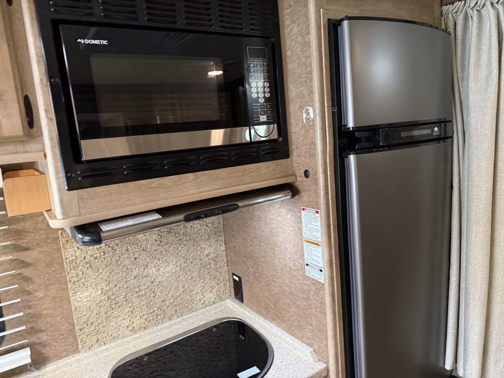 Used 2014 Mercedes-Benz Sprinter 3500 image 69