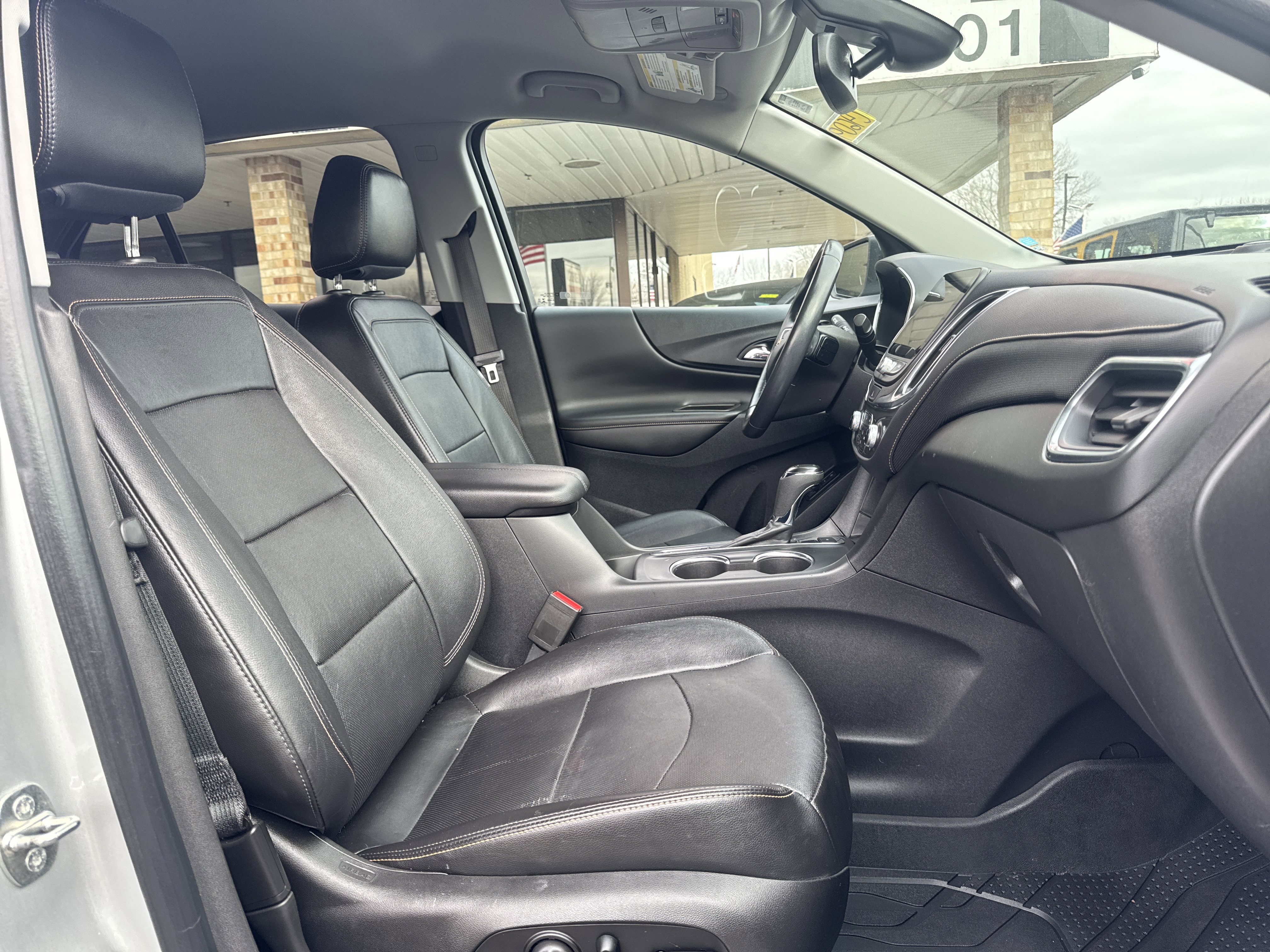 Used 2021 Chevrolet Equinox Premier AWD/4WD image 27