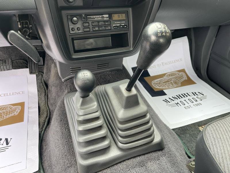 Used 1994 Nissan Pickup XE image 28