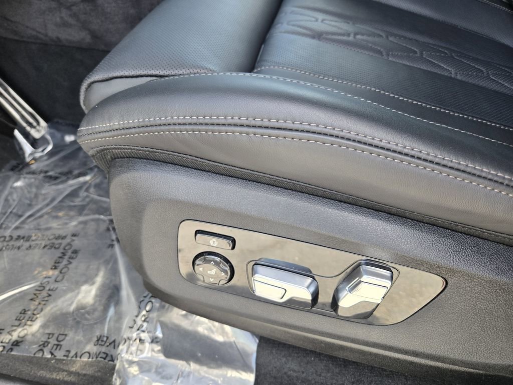 Certified 2026 BMW X7 M60i AWD/4WD image 28