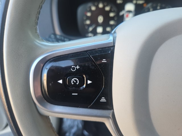 Used 2022 Volvo XC90 T5 Momentum AWD/4WD image 20
