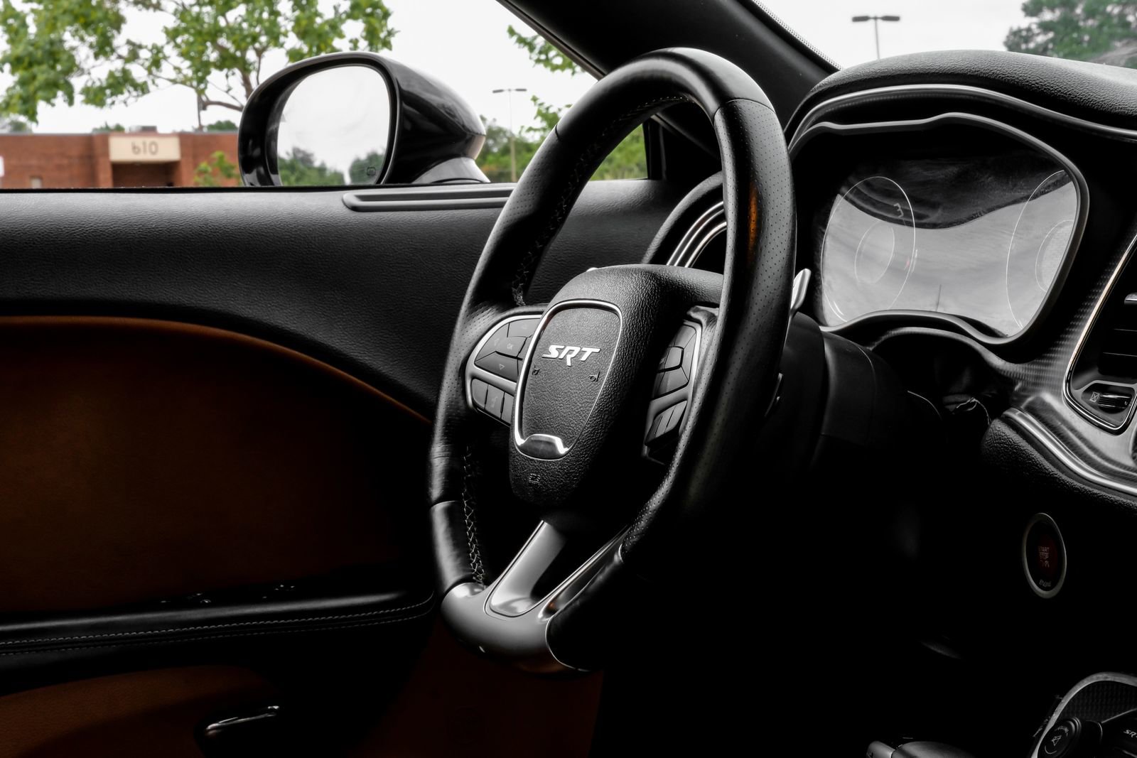 Used 2015 Dodge Challenger SRT Hellcat RWD image 13