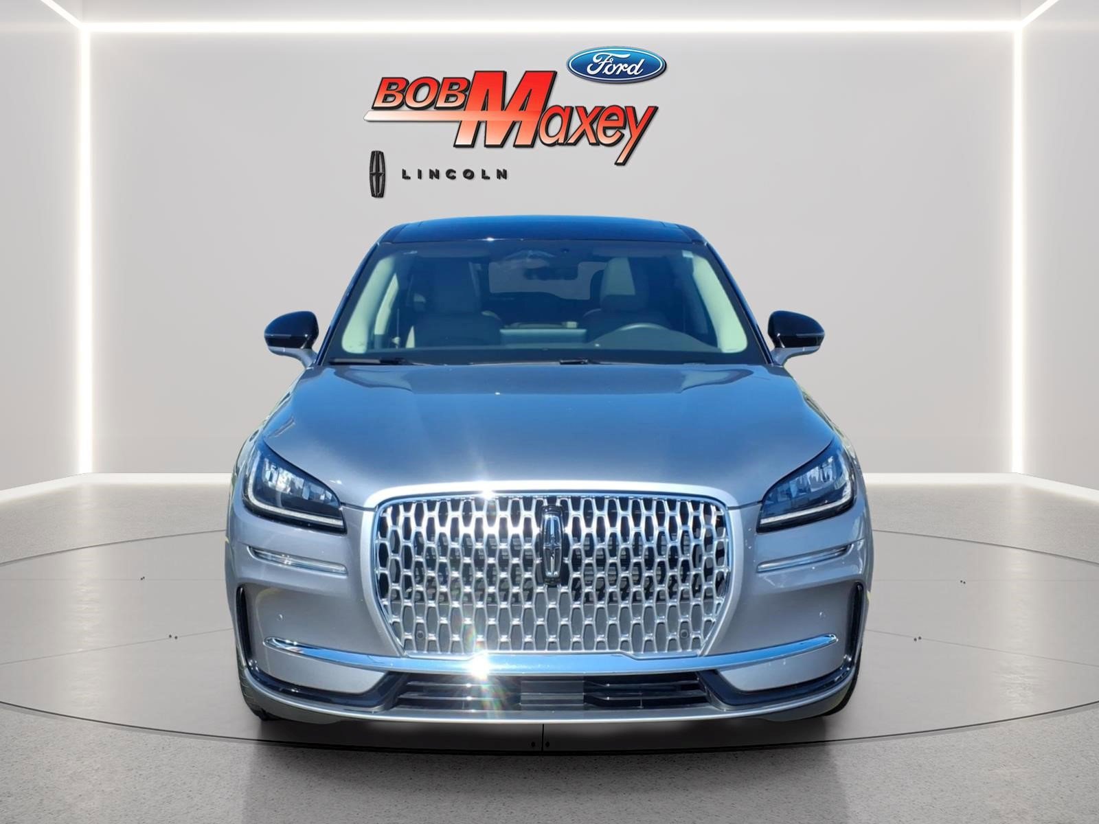 Used 2023 Lincoln Corsair AWD w/ Equipment Group 101A image 2