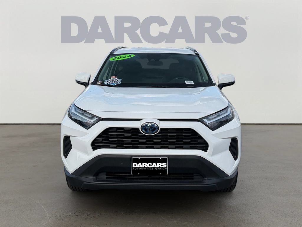 Used 2024 Toyota RAV4 XLE AWD/4WD image 2