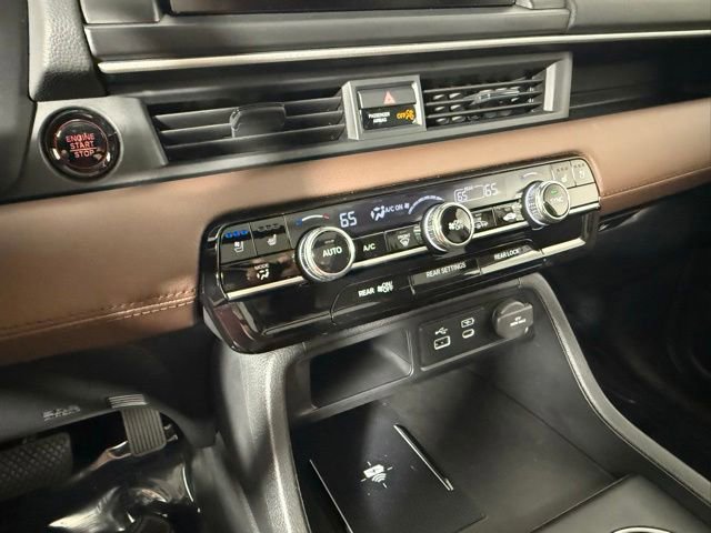 Used 2025 Honda Pilot Elite image 24