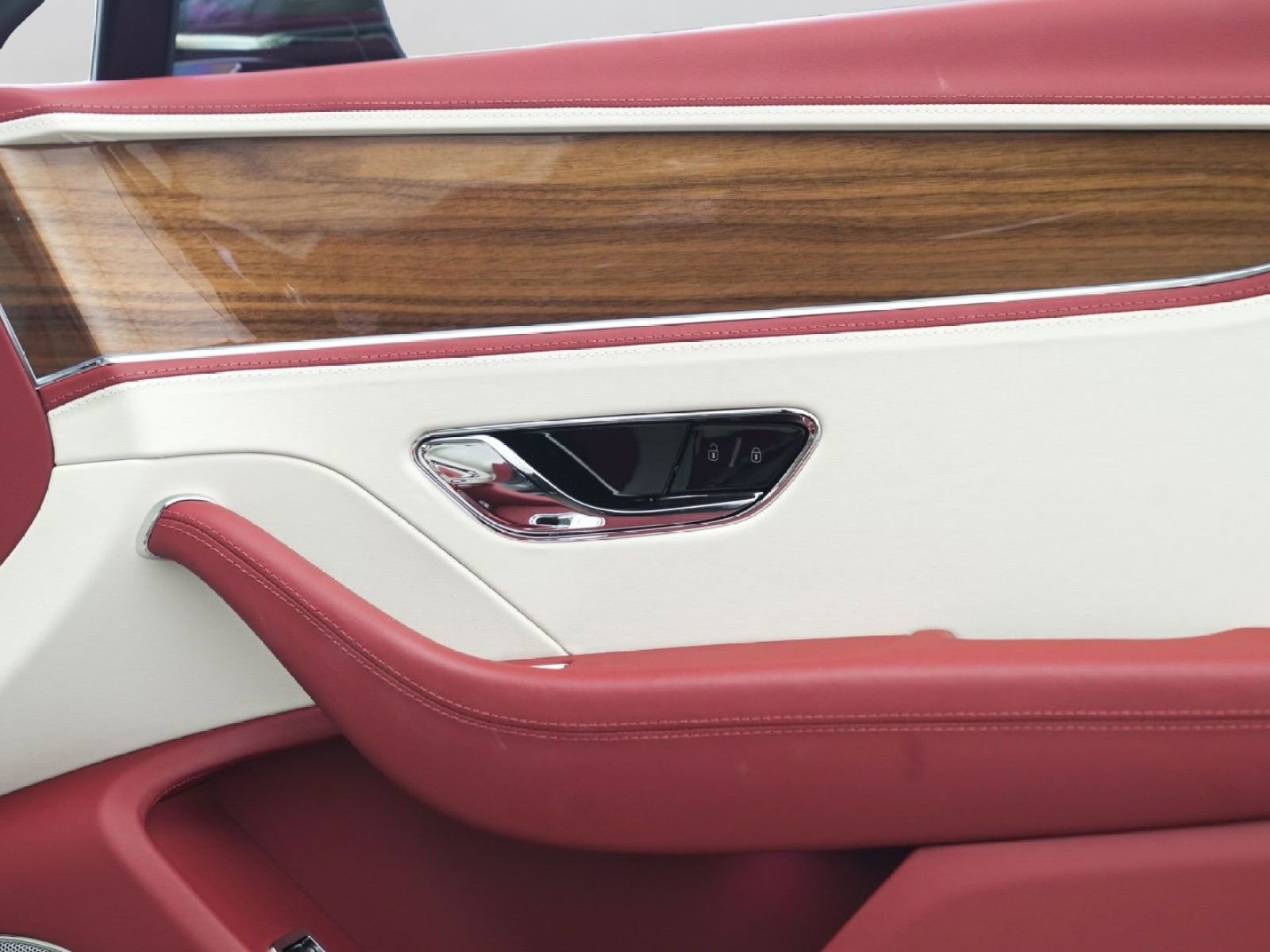 Used 2023 Bentley Flying Spur V8 AWD/4WD image 51