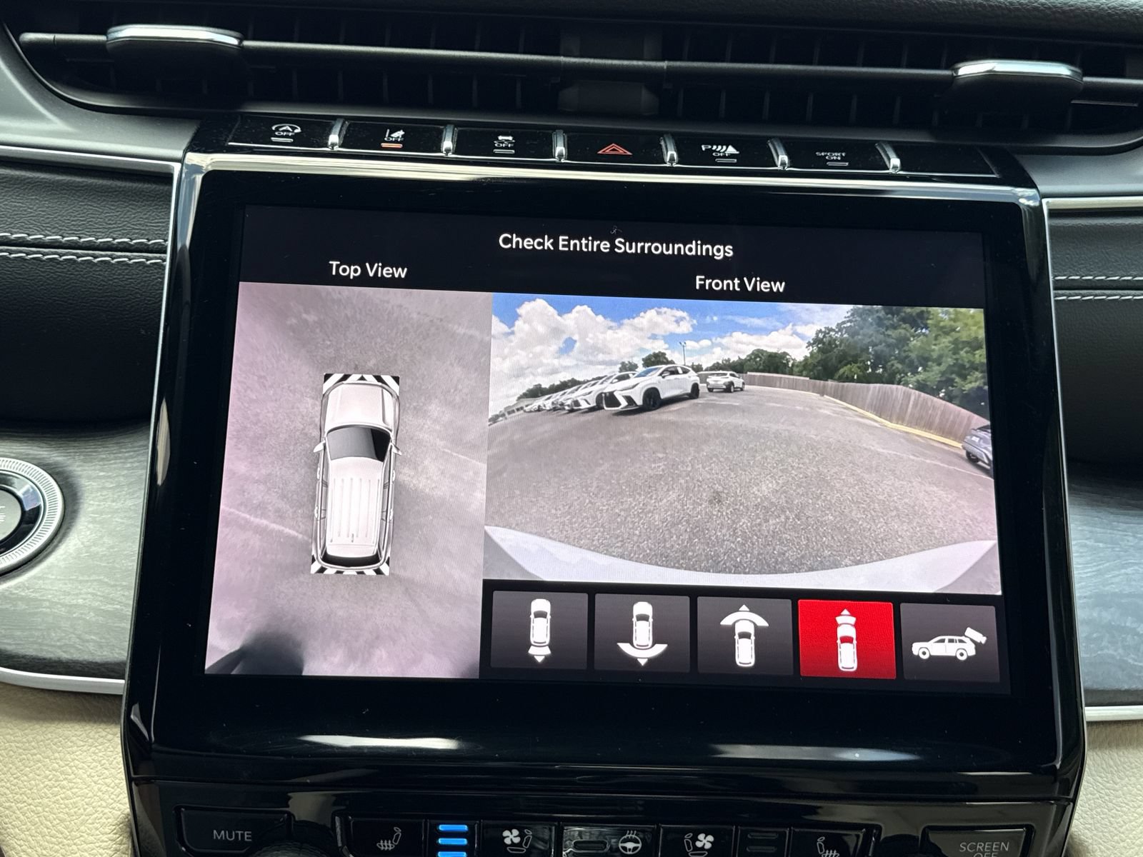 Used 2023 Jeep Grand Cherokee Limited w/ Luxury Tech Group II RWD image 24