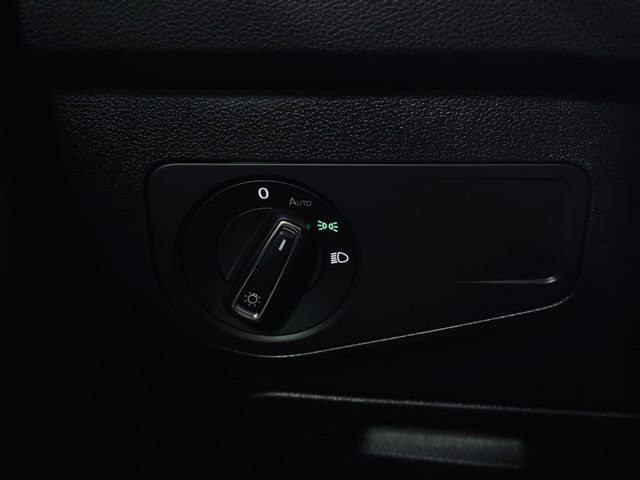 Used 2024 Volkswagen Tiguan SE image 27