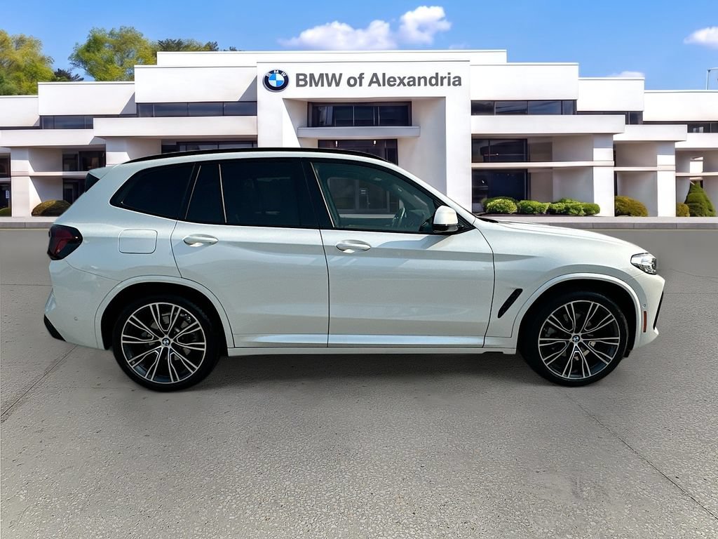 Used 2024 BMW X3 xDrive30i w/ Premium Package AWD/4WD image 4