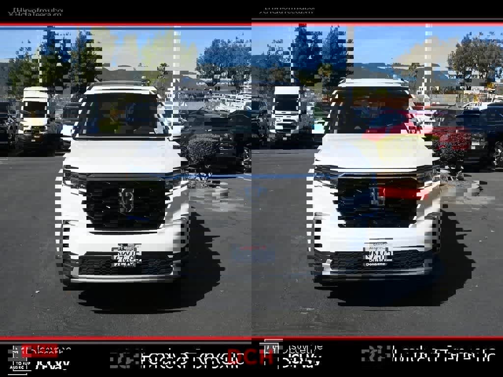 Used 2024 Honda Pilot Touring image 2