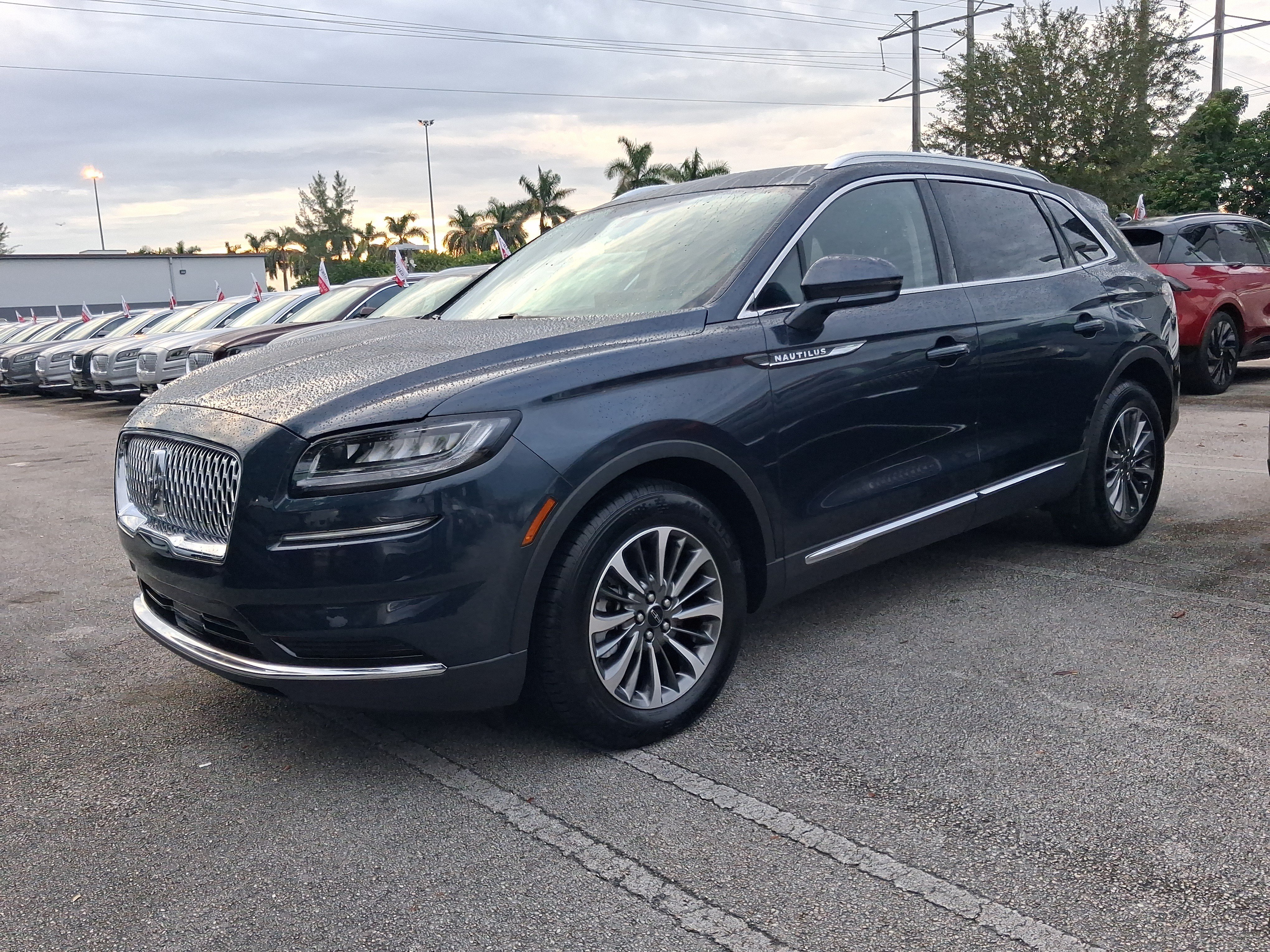 Certified 2023 Lincoln Nautilus AWD image 2