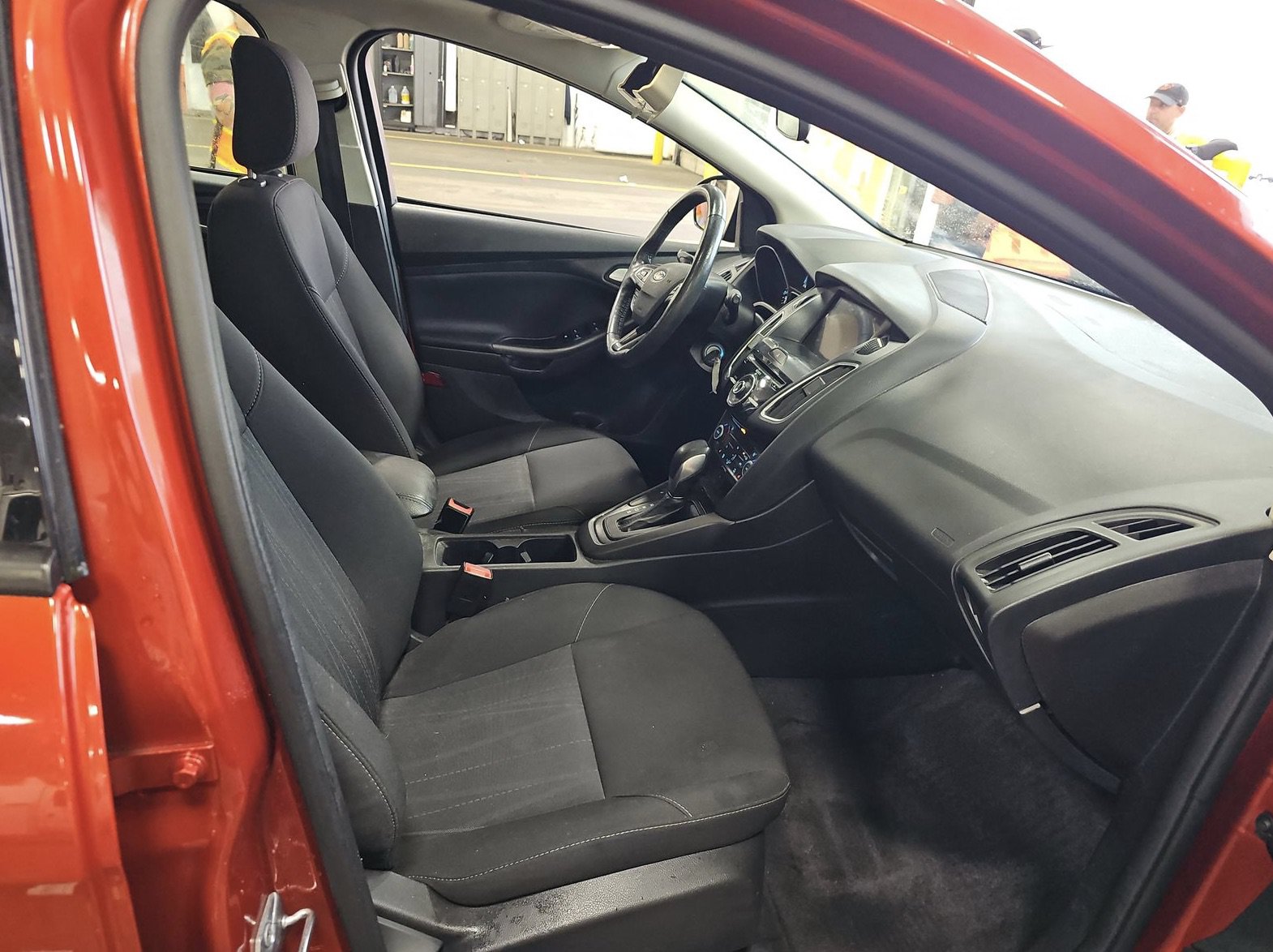 Used 2018 Ford Focus SEL w/ Cold Weather Package FWD image 6
