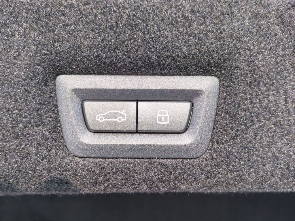 New 2026 BMW 740i xDrive w/ Executive Package image 25