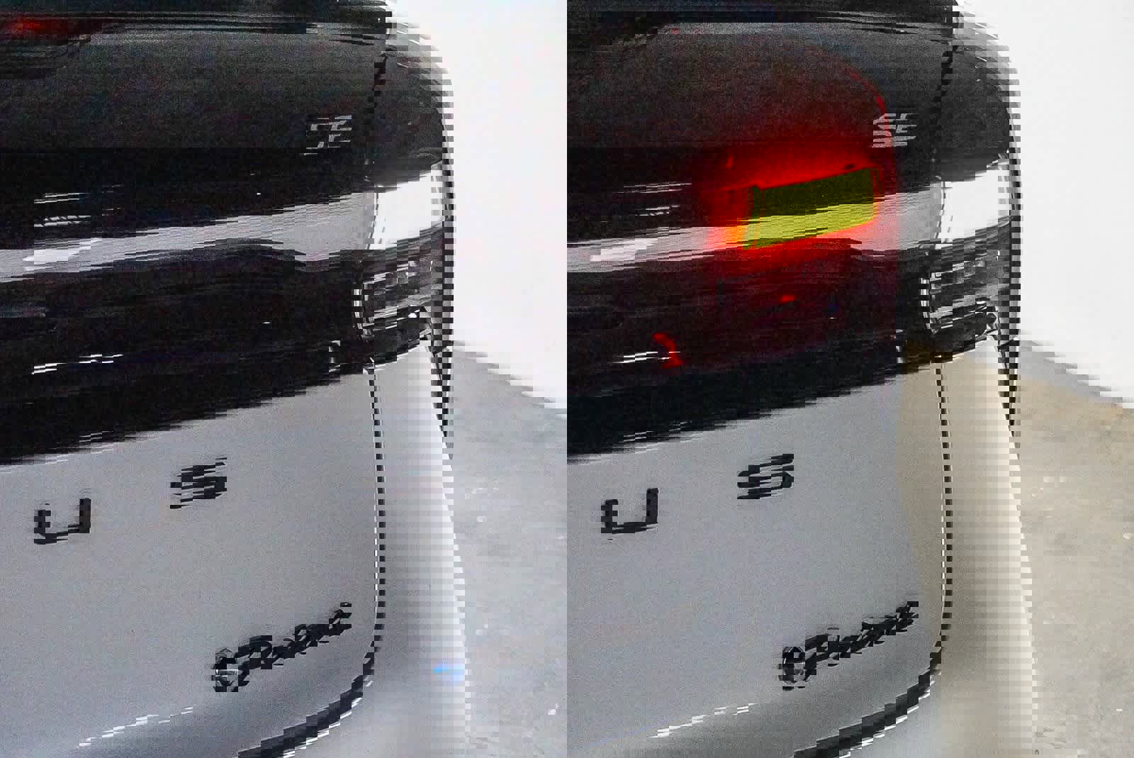 Used 2023 Toyota Prius Prime XSE Premium image 11