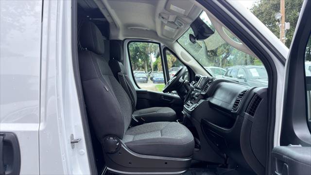 Used 2025 RAM ProMaster 2500 w/ U-Haul Equipment Group FWD image 17