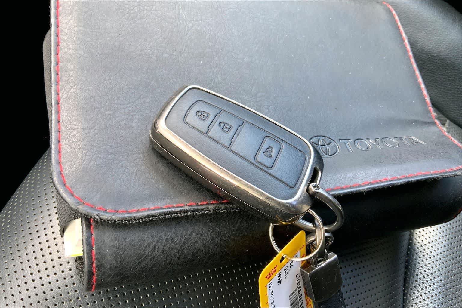 Used 2023 Toyota 4Runner Limited RWD image 19