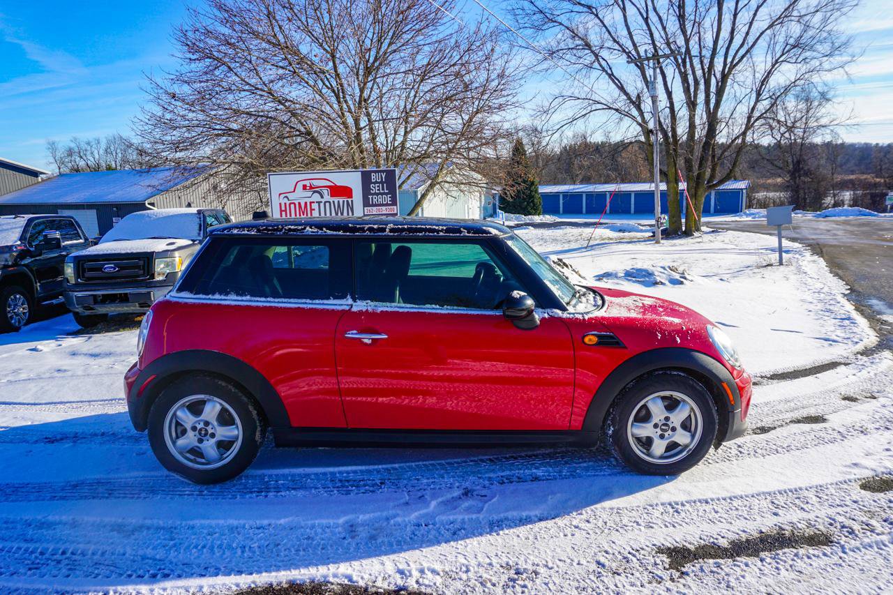 Used 2011 MINI Cooper Hardtop image 2