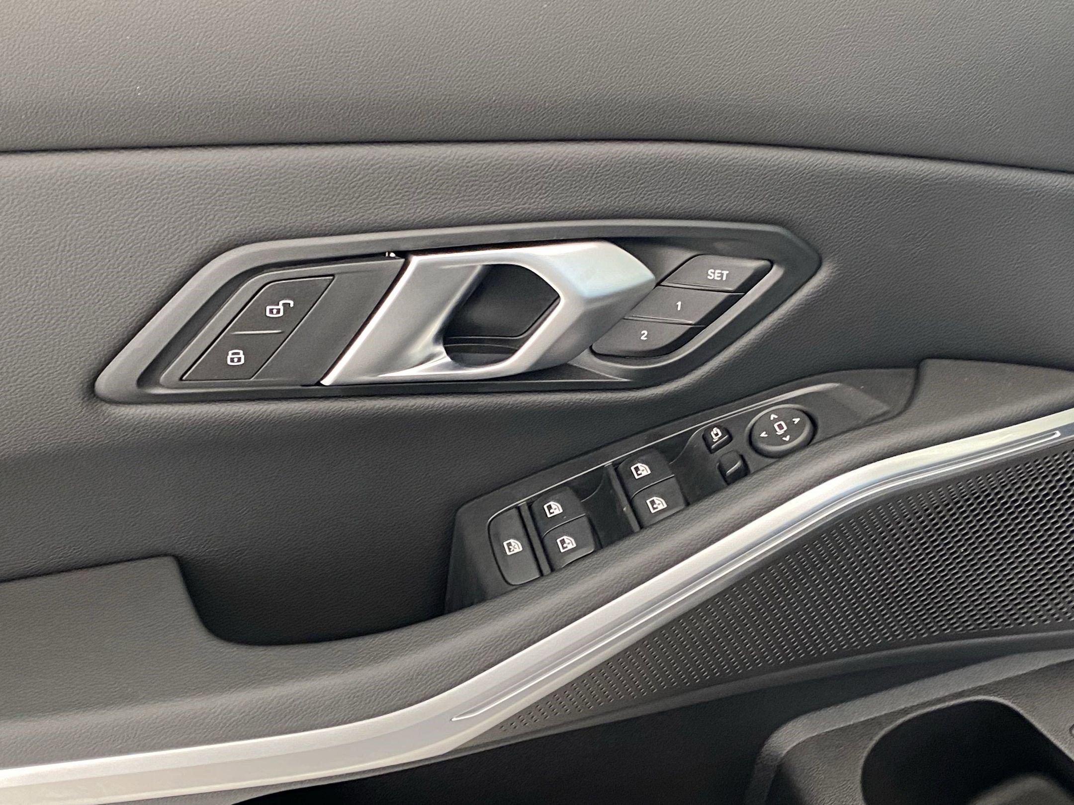 Used 2025 BMW 330i xDrive Sedan w/ Convenience Package image 21