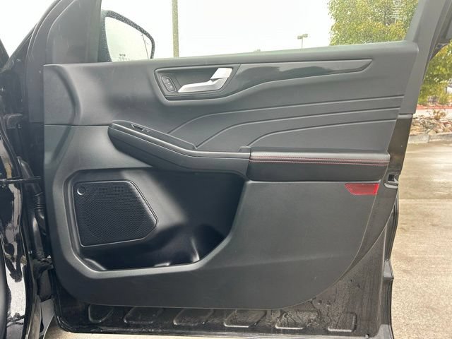 Used 2025 Ford Escape ST-Line AWD/4WD image 27