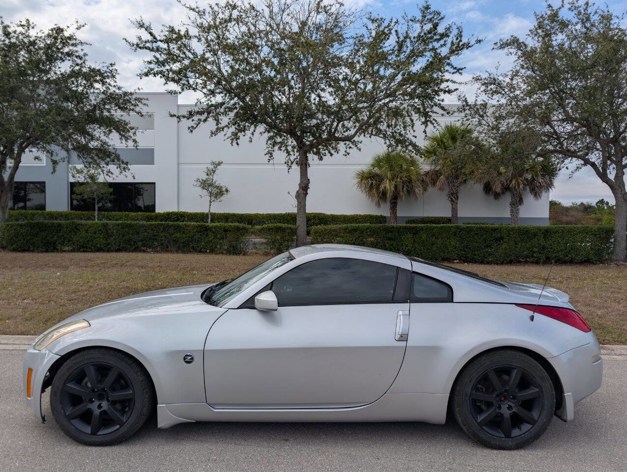 Used 2003 Nissan 350Z Enthusiast image 9