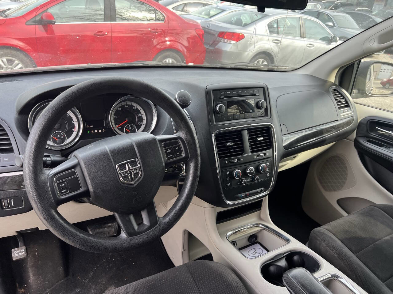 Used 2013 Dodge Grand Caravan SXT image 17