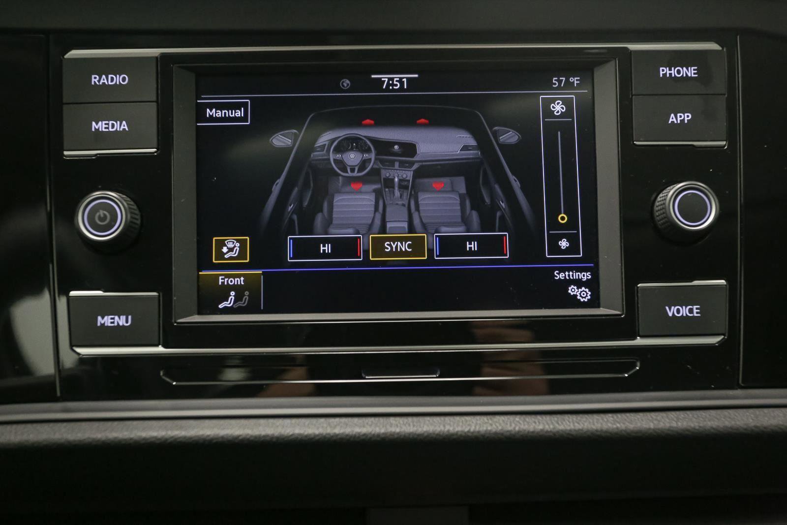 Certified 2024 Volkswagen Jetta SE image 27