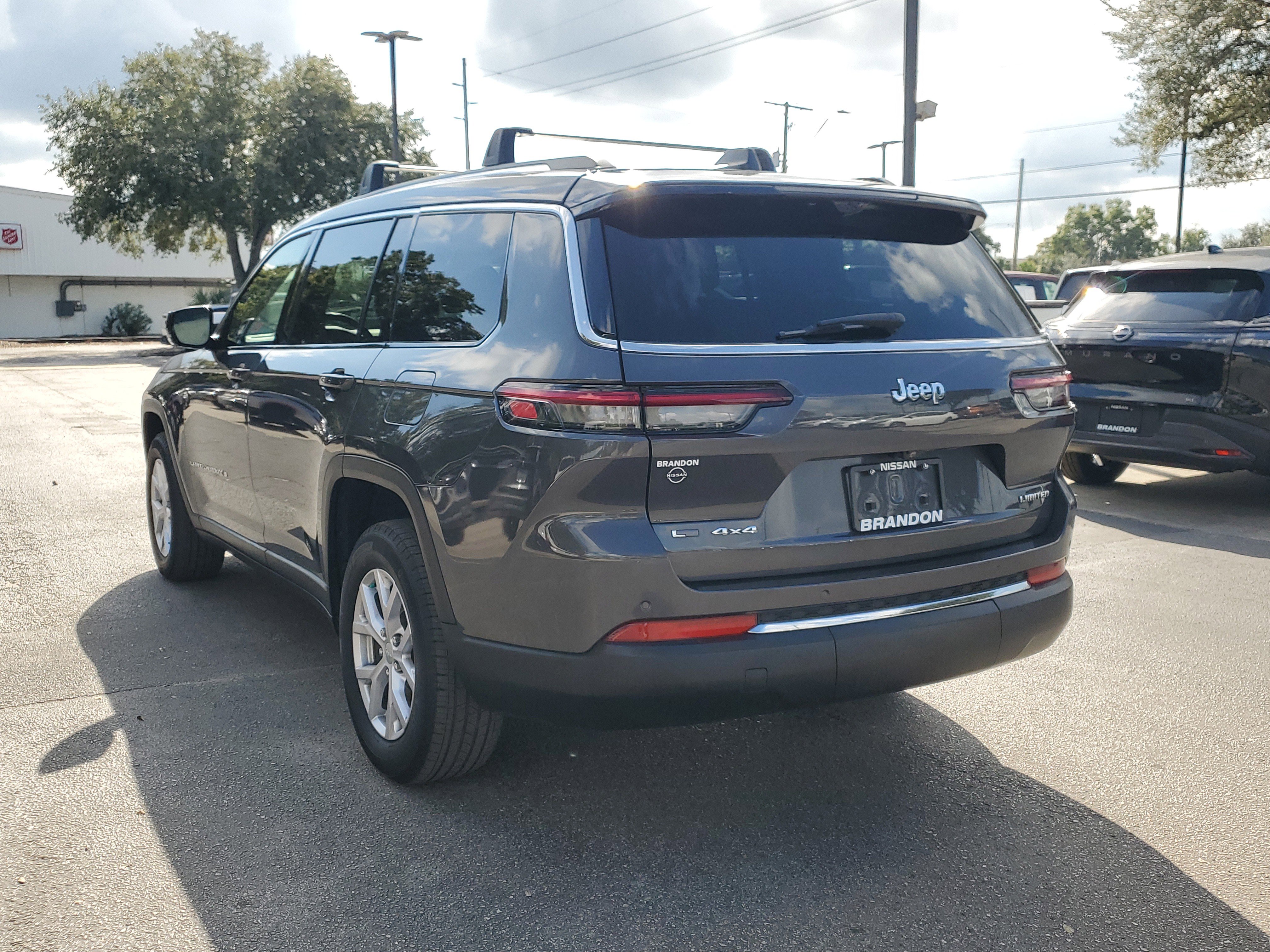 Used 2022 Jeep Grand Cherokee L Limited w/ Luxury Tech Group II image 5