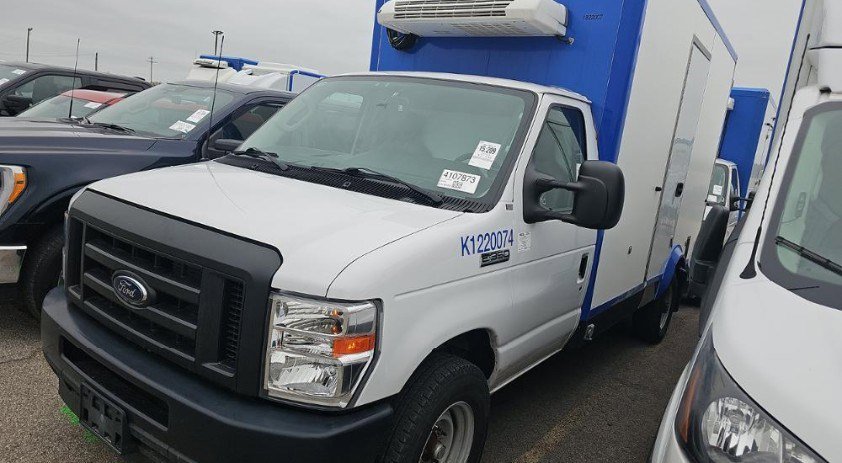 Used 2023 Ford E-350 and Econoline 350 Super Duty w/ Power Windows & Locks Group RWD image 3