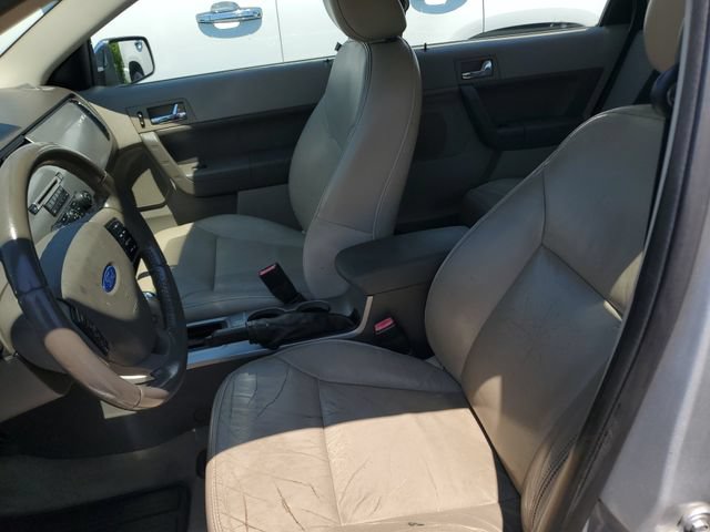 Used 2010 Ford Focus SEL FWD image 21