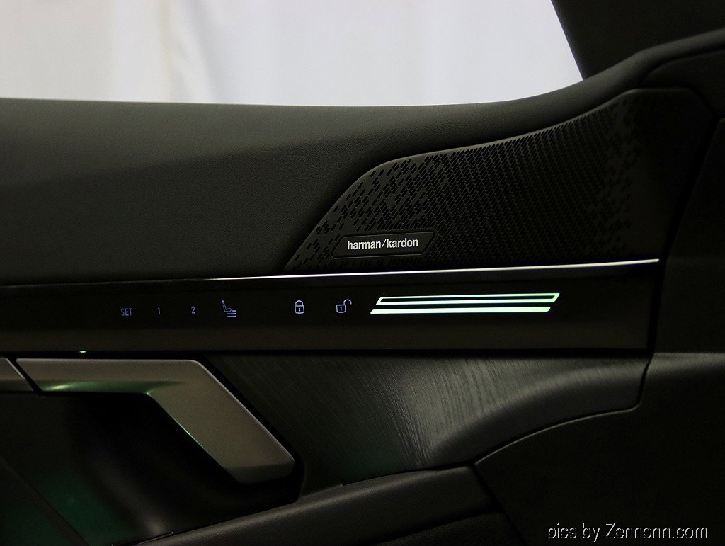 Used 2026 BMW 530i xDrive w/ Premium Package image 26