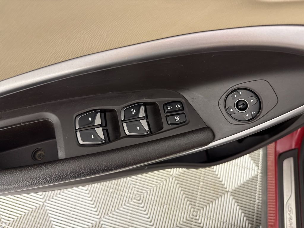 Used 2013 Hyundai Santa Fe Limited w/ Technology Pkg FWD image 12