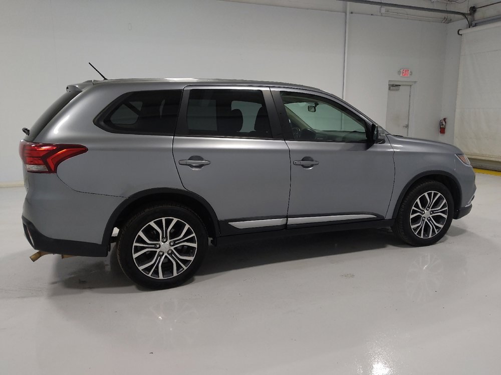 Used 2016 Mitsubishi Outlander SE image 10