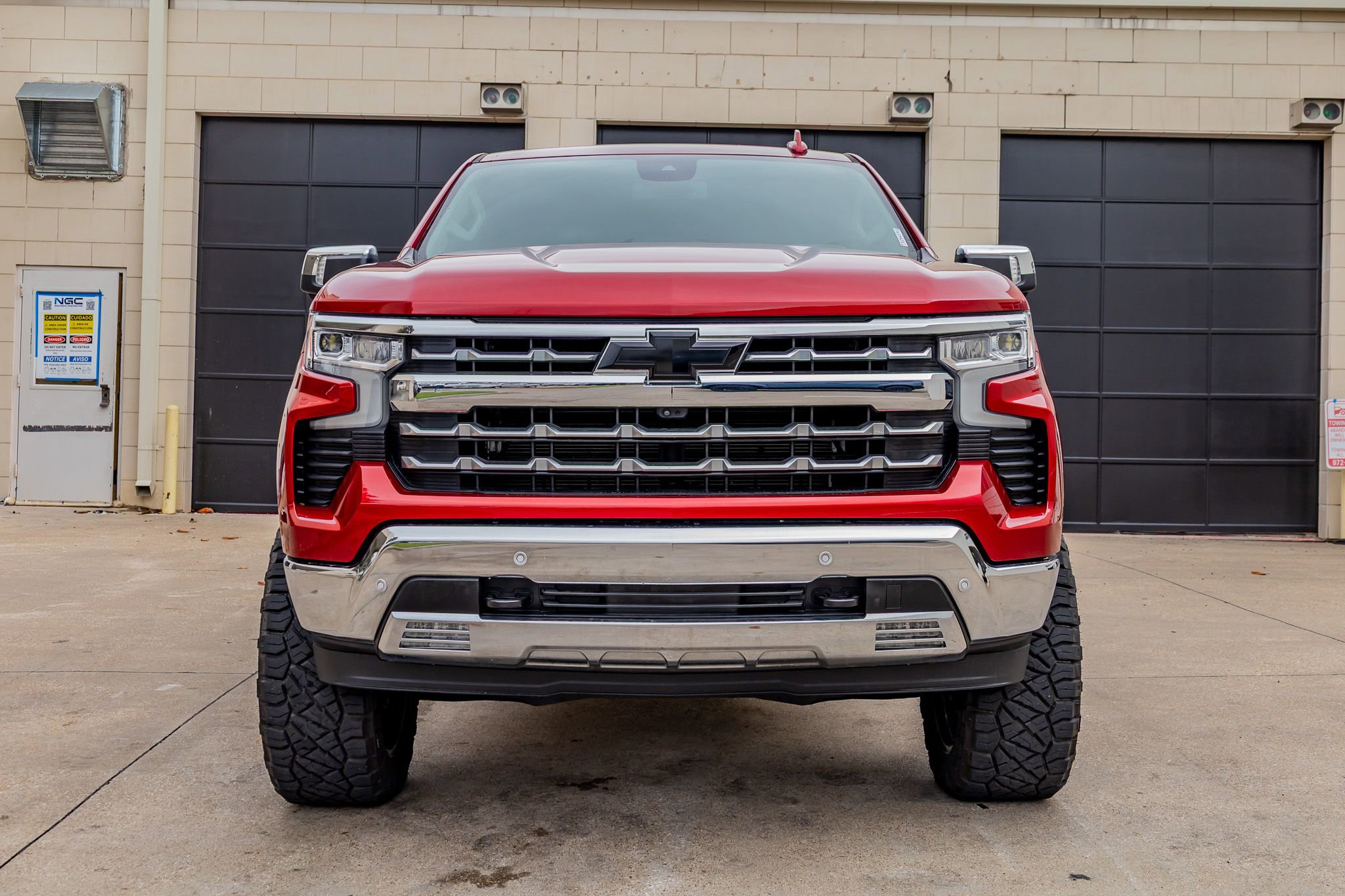 Used 2024 Chevrolet Silverado 1500 LTZ w/ LTZ Convenience Package II AWD/4WD image 2