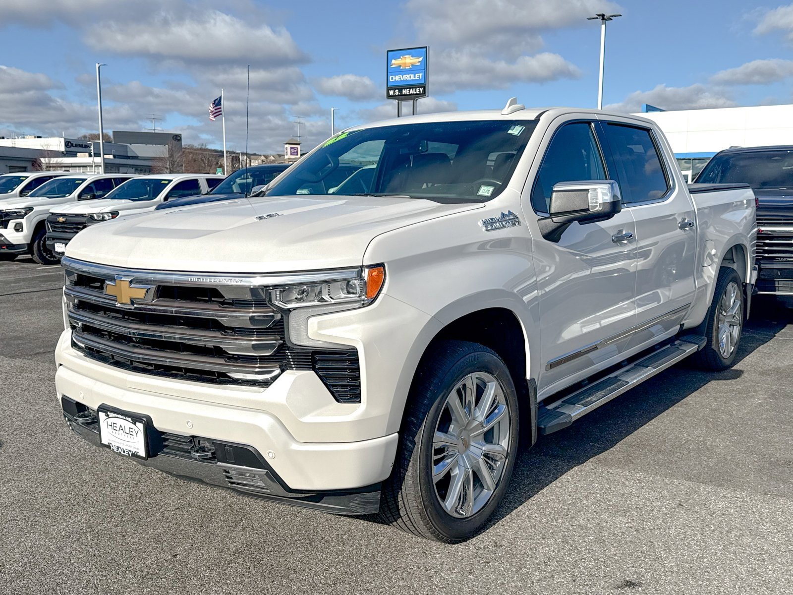 Certified 2022 Chevrolet Silverado 1500 High Country w/ High Country Premium Package image 3