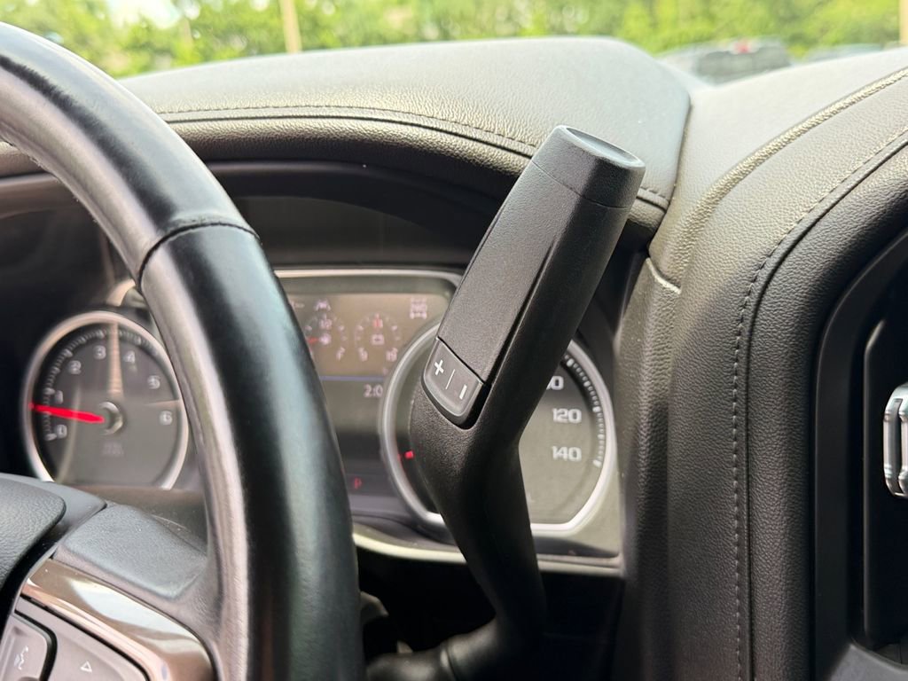 Used 2022 Chevrolet Silverado 1500 High Country w/ Technology Package AWD/4WD image 28