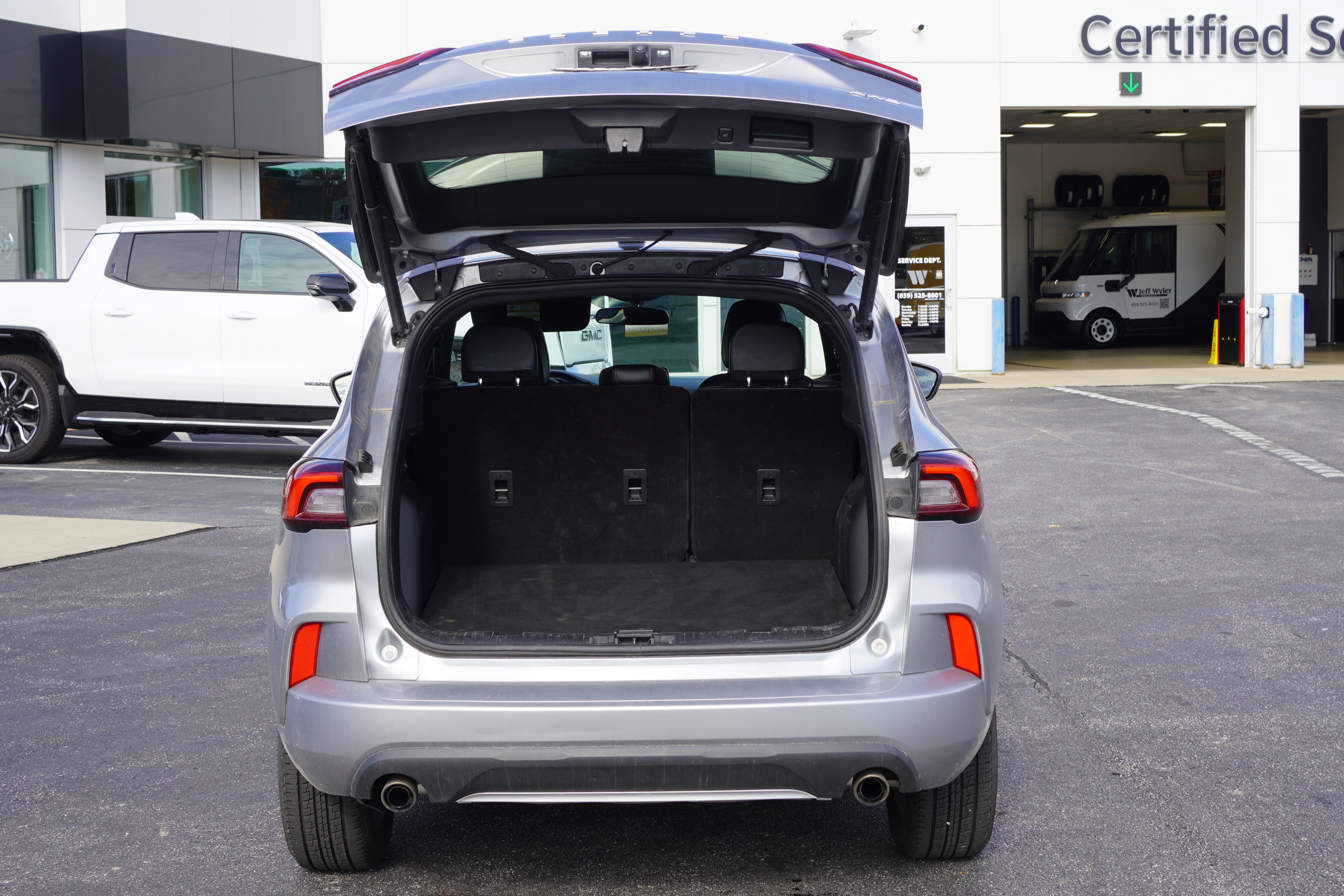 Used 2024 Ford Escape ST-Line image 10