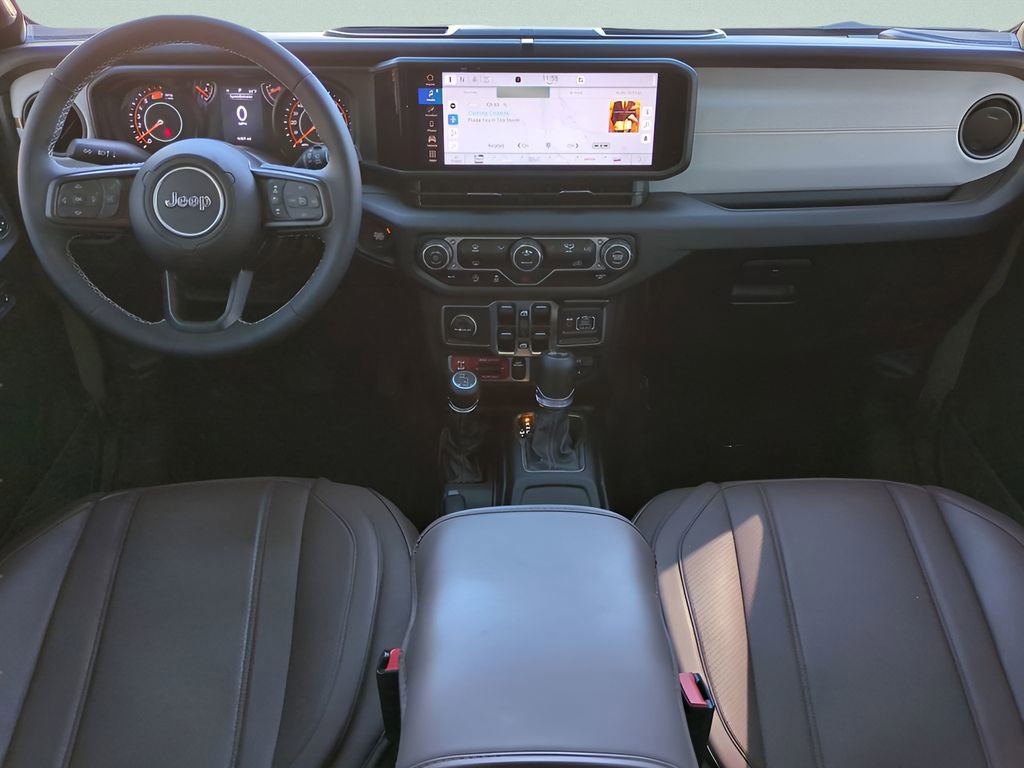 Used 2025 Jeep Wrangler Willys image 15