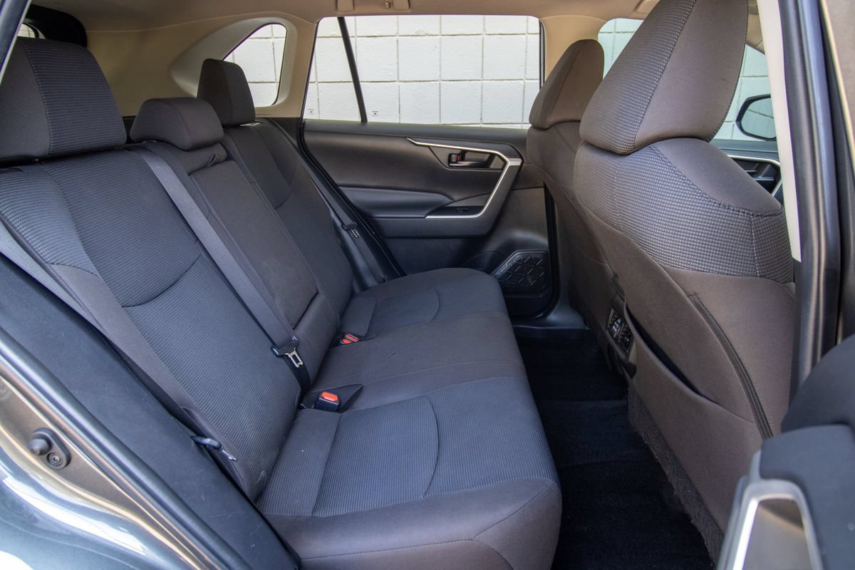 Used 2022 Toyota RAV4 LE FWD image 18