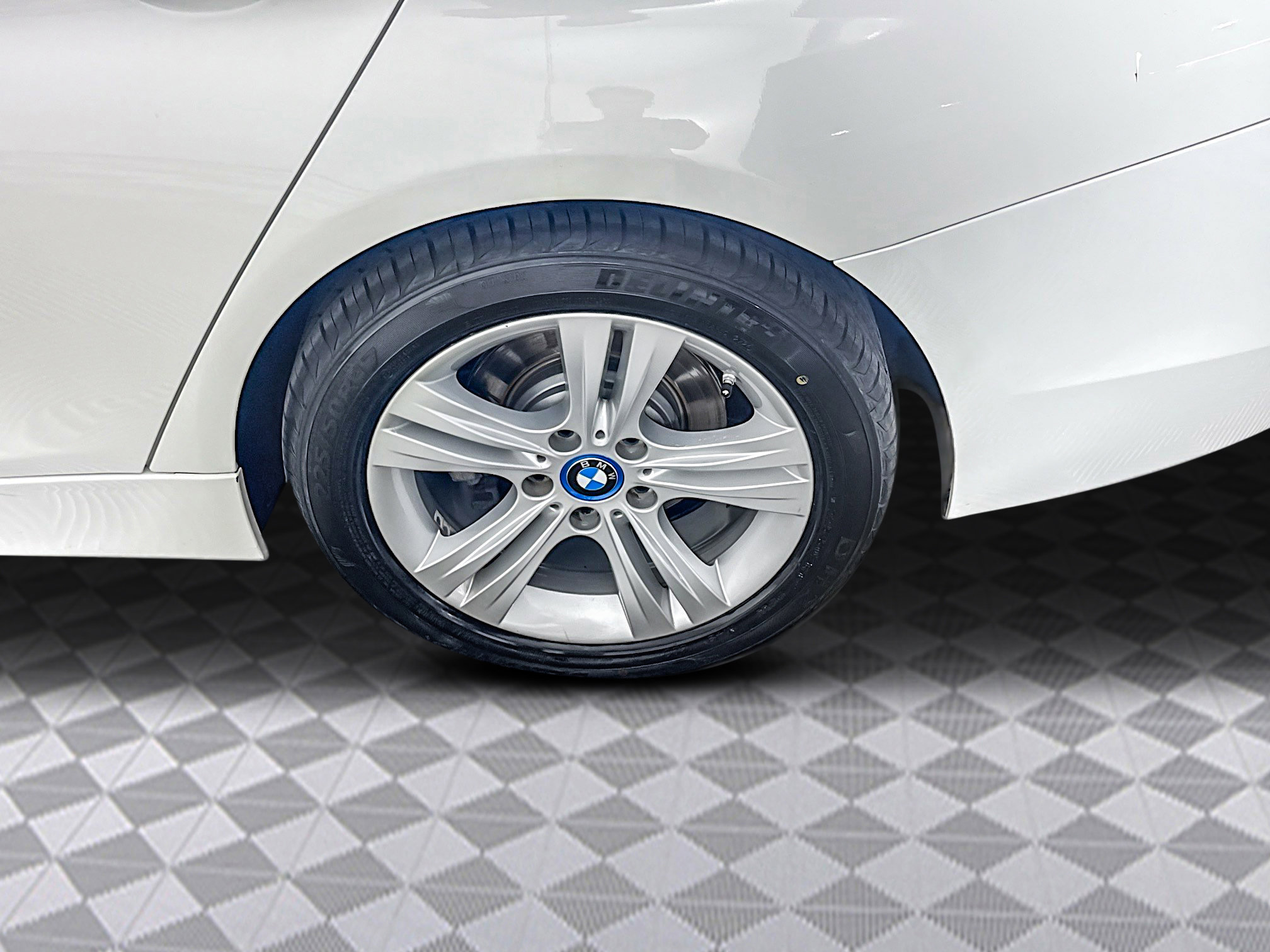 Used 2017 BMW 330e image 33