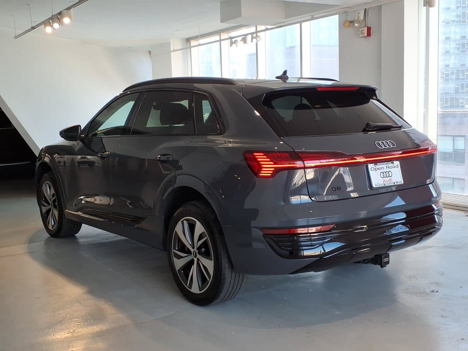 Used 2024 Audi Q8 e-tron Premium AWD/4WD image 6