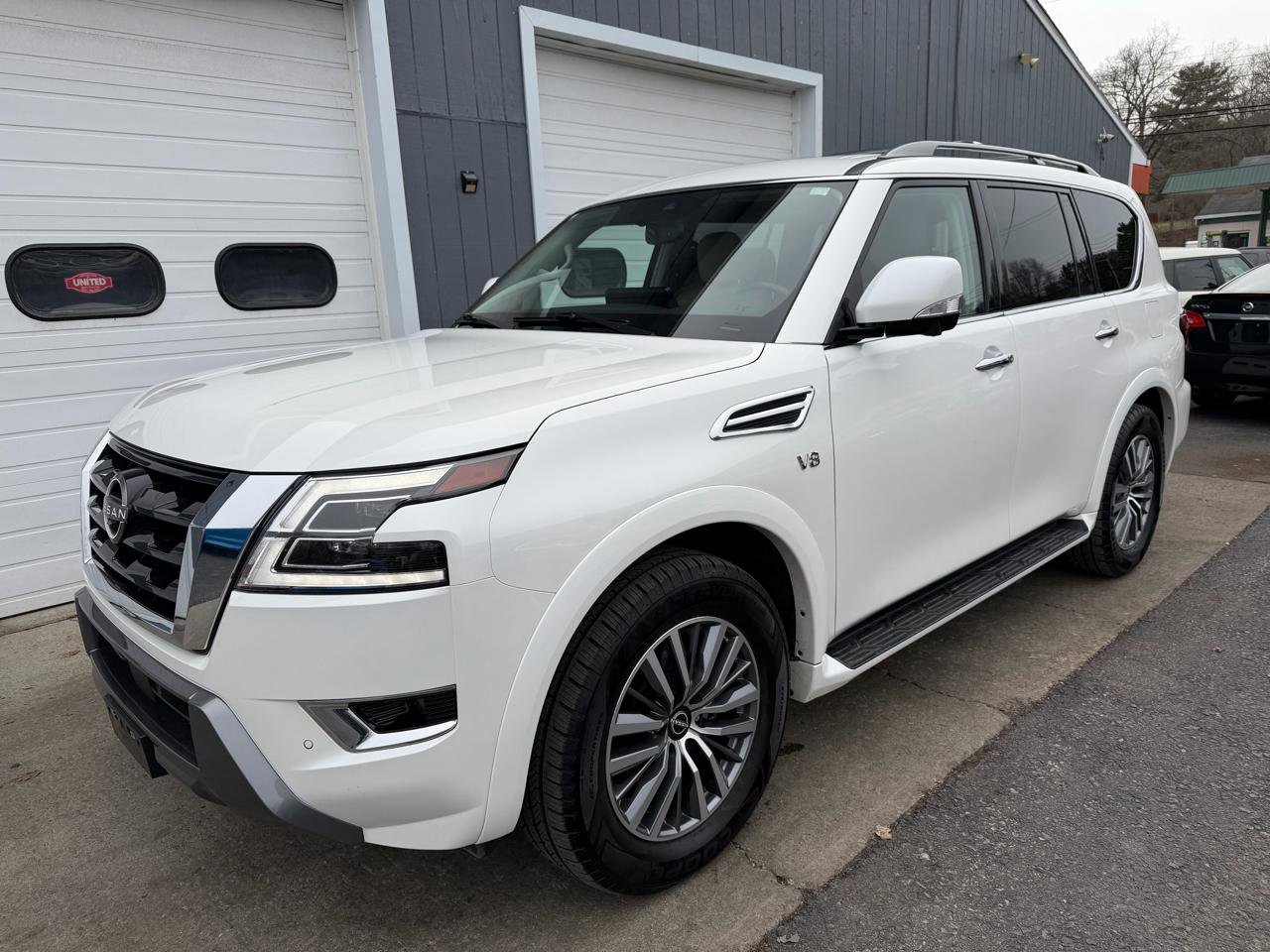 Used 2022 Nissan Armada SL w/ Captain's Chairs Package