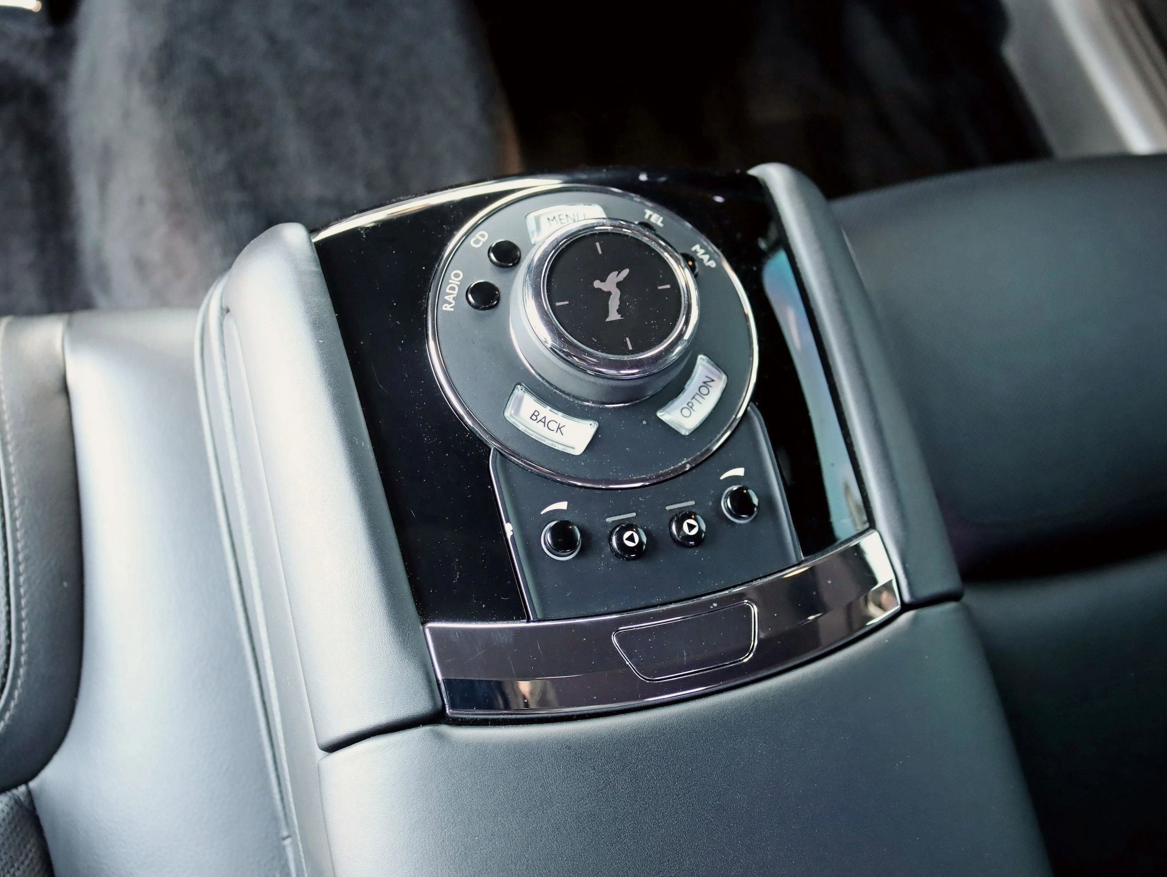 Used 2015 Rolls-Royce Ghost RWD image 34