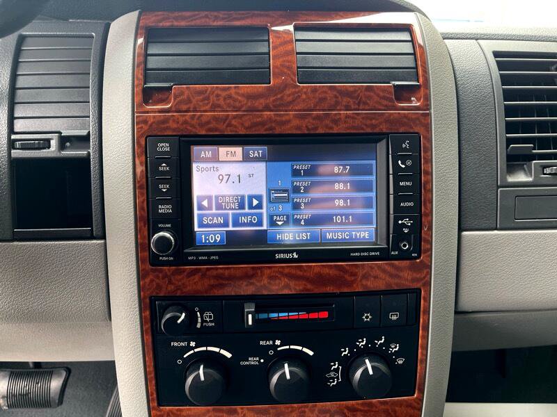 Used 2008 Dodge Durango SLT w/ Technology Group II image 29