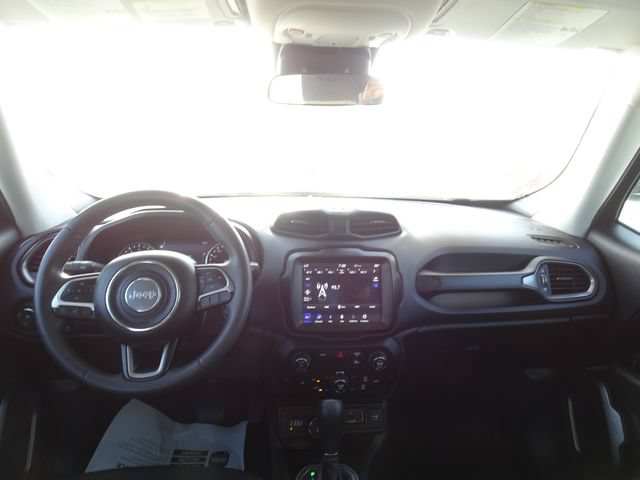 Used 2022 Jeep Renegade Latitude AWD/4WD image 11